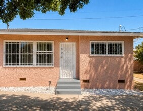Building Photo - 1512 W 103rd St
