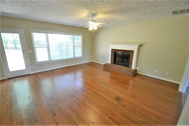 Building Photo - 2601 Dreux Ct NW