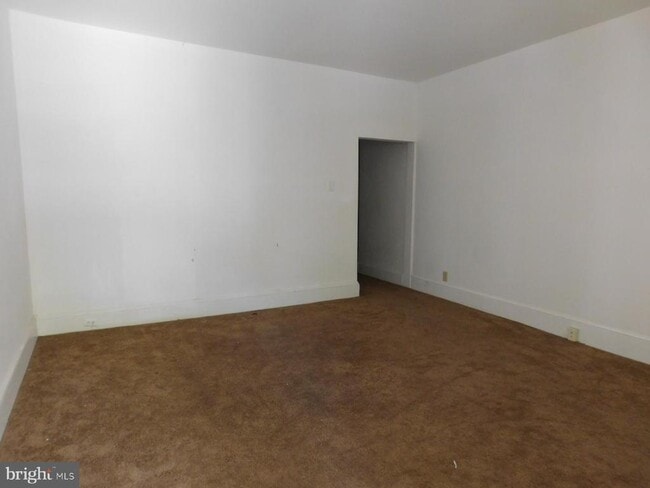 Building Photo - 402 Camden Ave