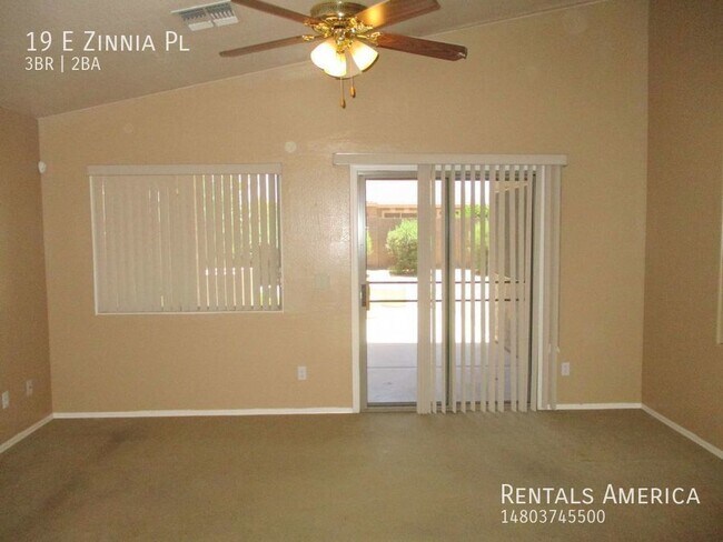 Foto del edificio - Home w/ Beautifully Landscaped Yards w/ Fi...