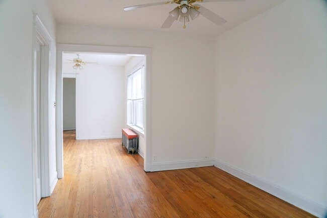 Building Photo - Southport Corridor - 1 Bed / 1 Bath - Heat Included