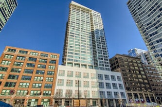 Building Photo - 701 S Wells St