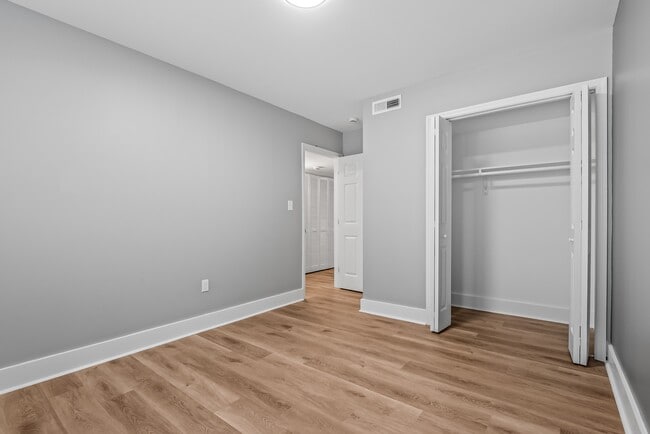 Building Photo - Serenity Place Central