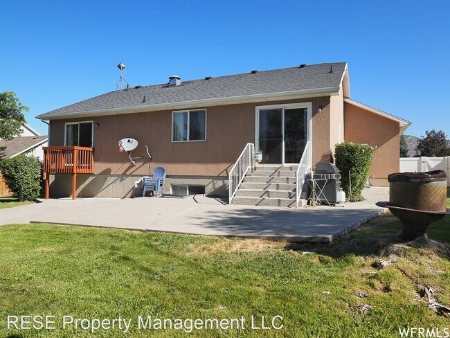 Building Photo - 4 br, 3 bath House - 529 W 2540 N