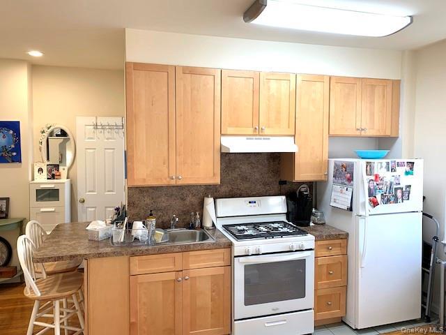 Foto del edificio - 65 Lincoln Blvd