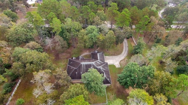 Building Photo - 15240 Saddlewood Dr