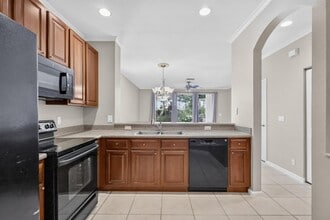 Building Photo - 8103 Bellagio Ln