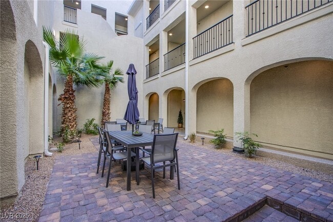 Building Photo - 2555 Hampton Rd