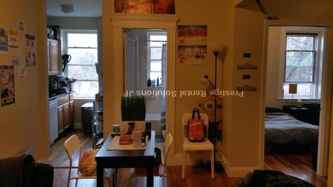 Foto del edificio - 110 Brainerd Rd