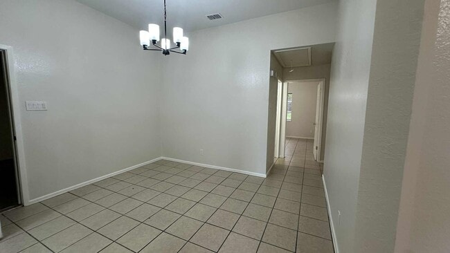 Building Photo - 156 Lynn Loop