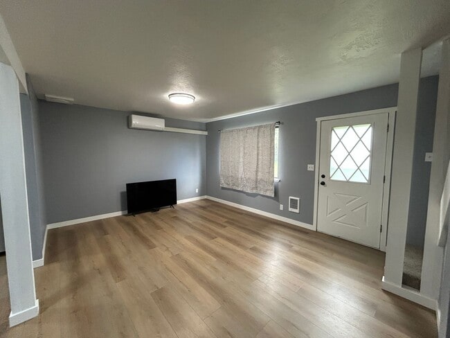 Building Photo - Two story condo in a park-like setting