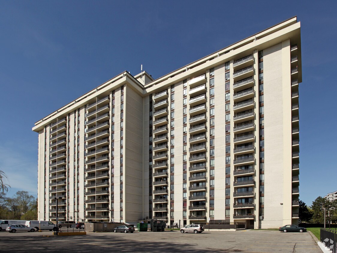 25 St Dennis 25 St Dennis Dr Toronto, ON