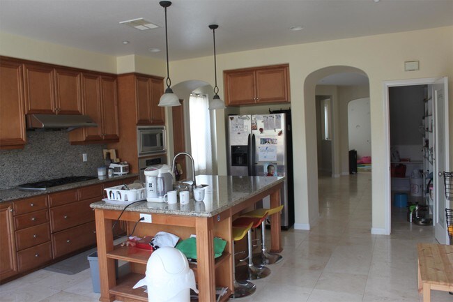 Foto del edificio - 16930 Silver Crest Dr