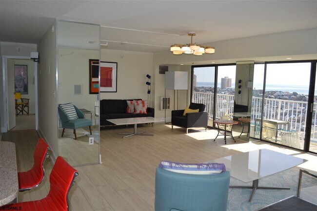 Foto del edificio - 236 N Derby Ave