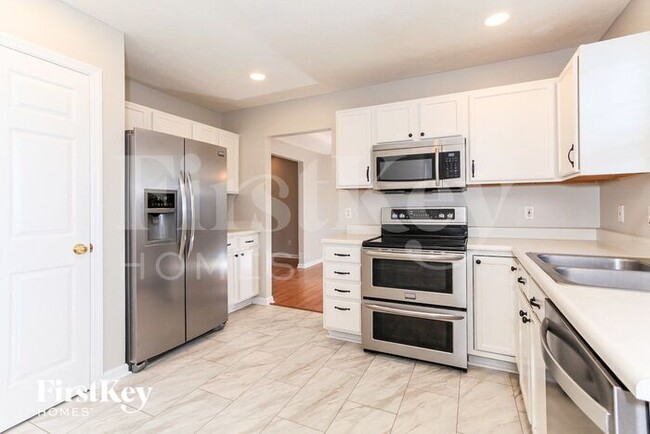 Building Photo - 6676 Midnight Sun Dr