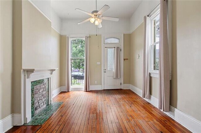 Building Photo - 312-314SClark