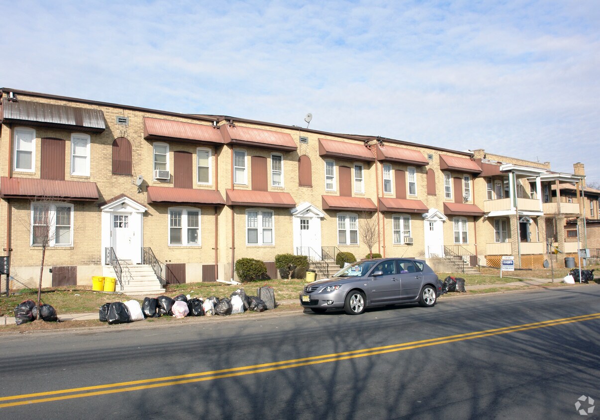 Primary Photo - 1114-1120 Greenwood Ave