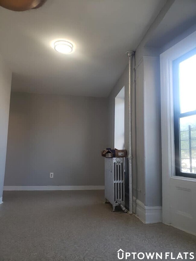 Foto del edificio - 1090 Franklin Ave