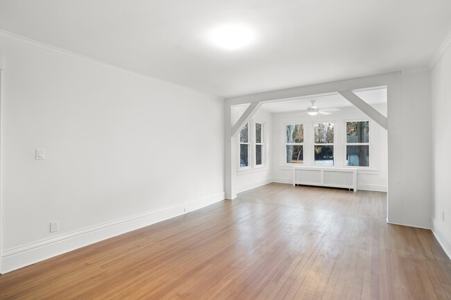 Building Photo - 25 Lenox Ave