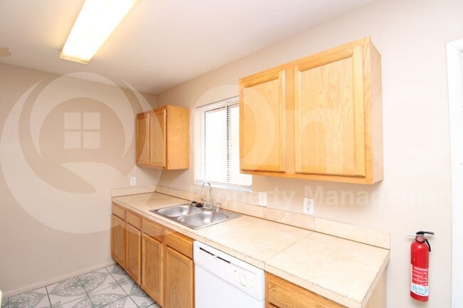 Building Photo - 2417 N 20th Dr