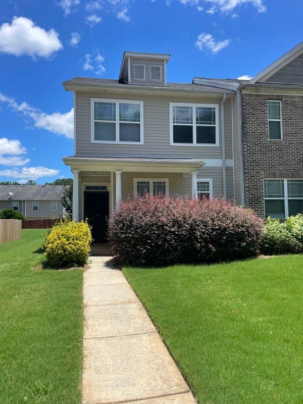 Building Photo - 6316 Ellenwood Dr