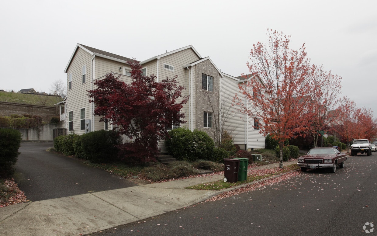 Primary Photo - 14963-15045 SE Elm Park Dr