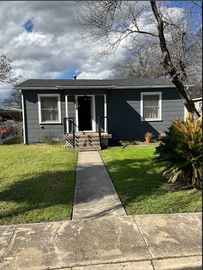 Foto del edificio - Charming 3-Bedroom Home in San Antonio - P...