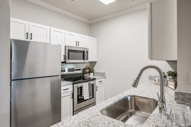 1 dormitorio, 1 baño - 650 pies cuadrados - Cocina - Villas at River Park West