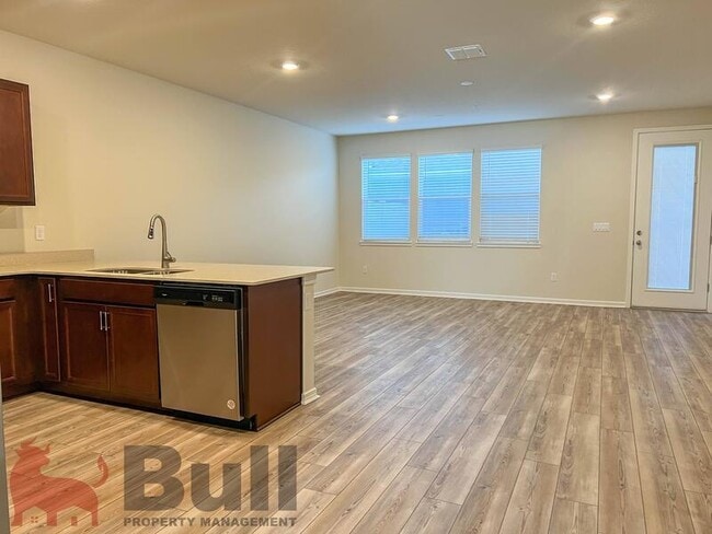 Foto del edificio - 10363 Folly Bch Rd