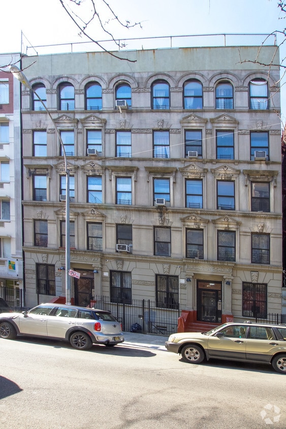 Building Photo - 140 W 112th St