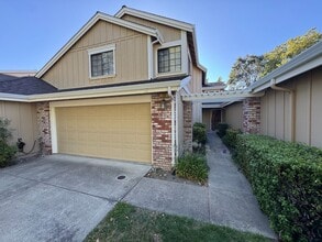 Building Photo - 20 Boulder Creek Ct