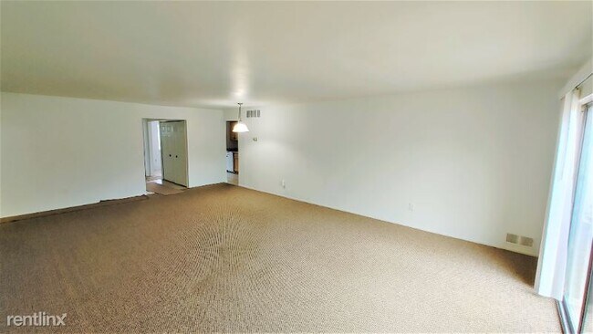 Building Photo - 3 br, 2 bath Condo - 26583 Franklin Pointe Dr
