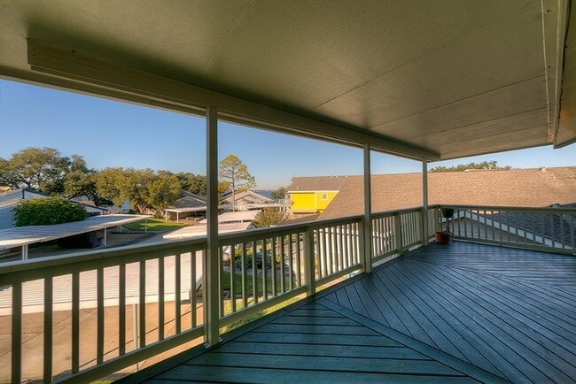 Building Photo - 93 Lakeview Village