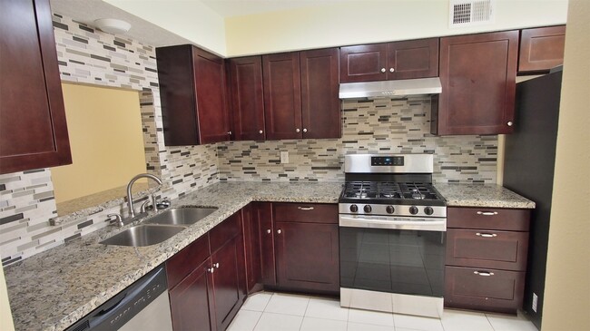 Building Photo - 15312 Gorham Dr