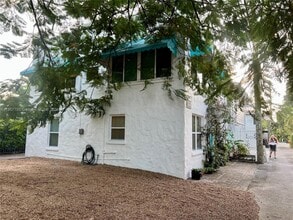 Building Photo - 1407 SE 2nd St