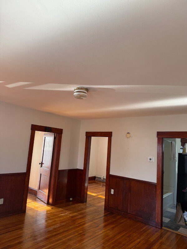 Building Photo - 546 Weeden St