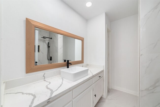 Building Photo - 2707 Ashford Trail Dr