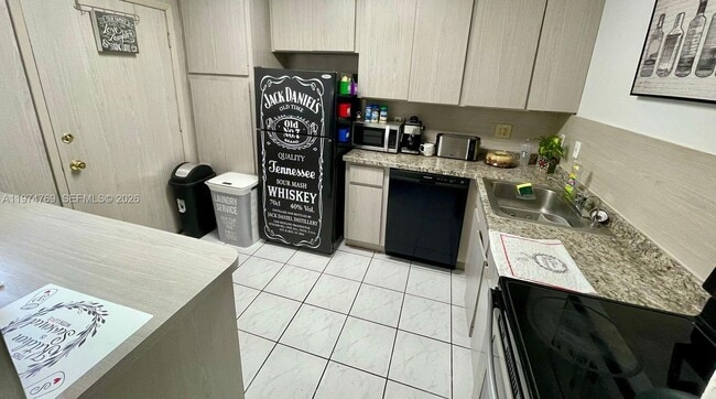 Foto del edificio - 3660 NE 166th St