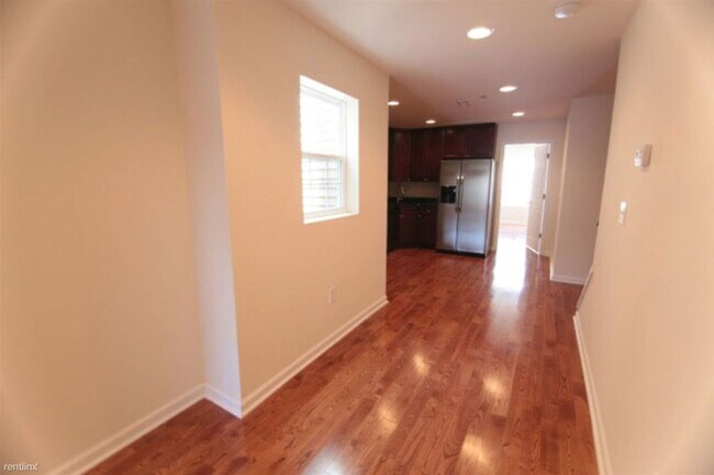 Building Photo - 4 br, 4 bath Triplex - 1915 N GRATZ ST Unit C