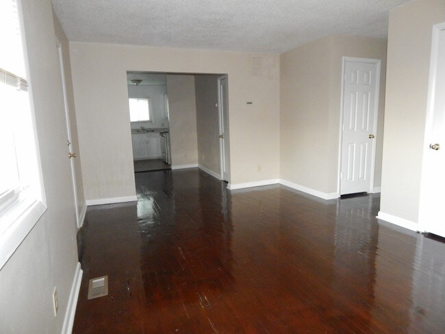 Building Photo - 6010 Jefferson Ave