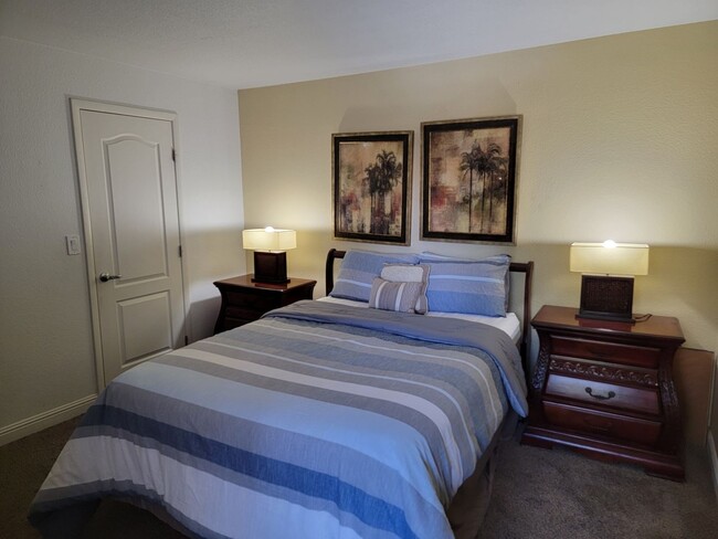 Building Photo - FULLY FURNISHED 2 BEDROOM CONDO*CLOSE TO A...