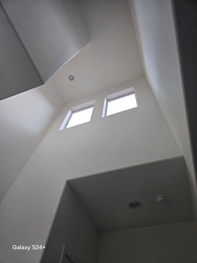 Foto del edificio - 1564 W Redwood Ln