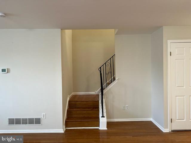 Foto del edificio - 221 Lawndale Ave