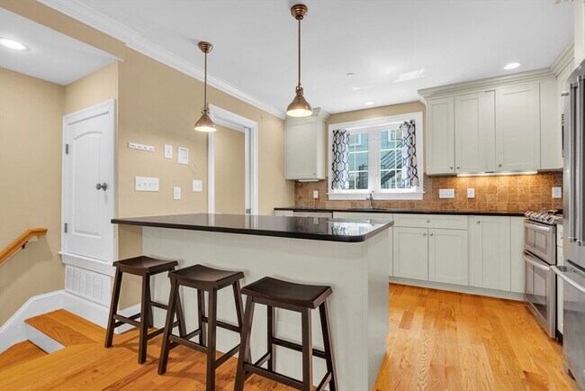 Foto del edificio - 83 Dresser St