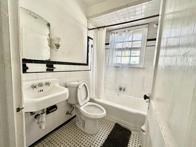Foto del edificio - 1300 N Hudson St