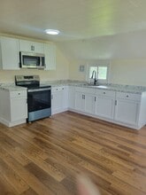 Building Photo - 7574 Lakeport Rd