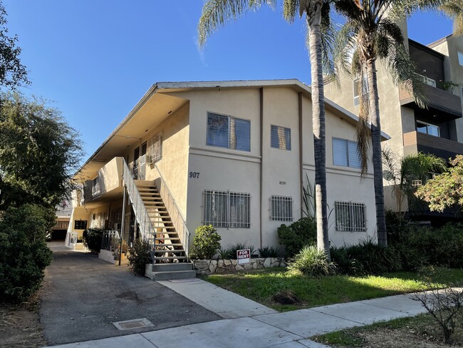 Fachada del edificio - 907 N Gardner St