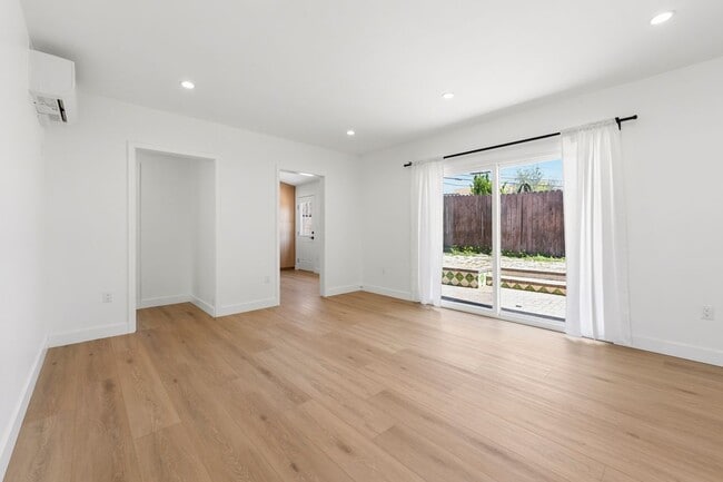 Foto del edificio - 2817 Sycamore Ave