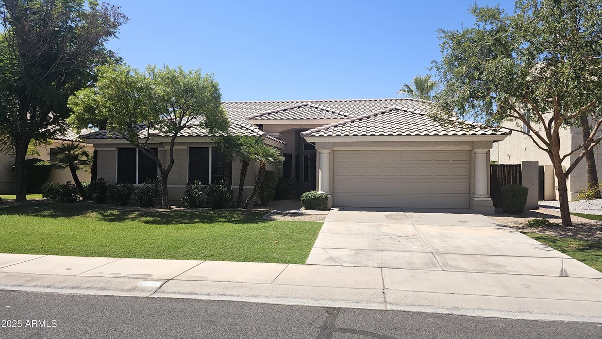 Foto principal - 4273 E Terrace Ave