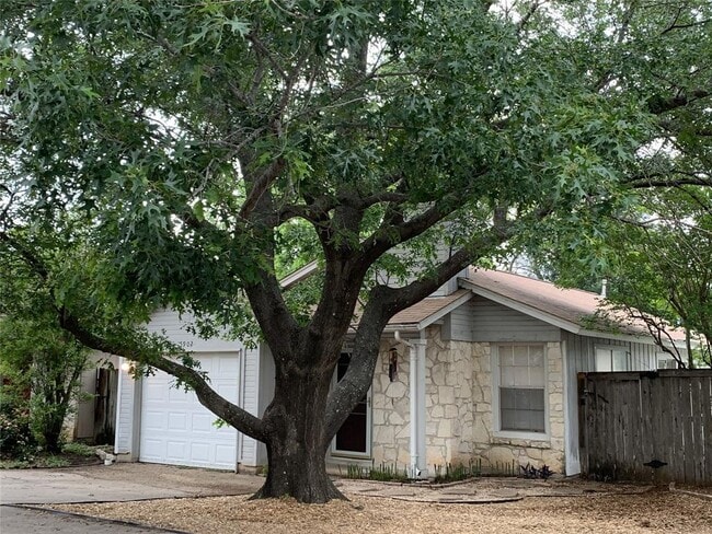 Building Photo - 5902 Green Acres